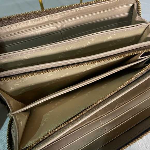 Anteprima Women's Taupe Zip-Around Wallet Crocodile Embossed Leather - Picture 9 of 10